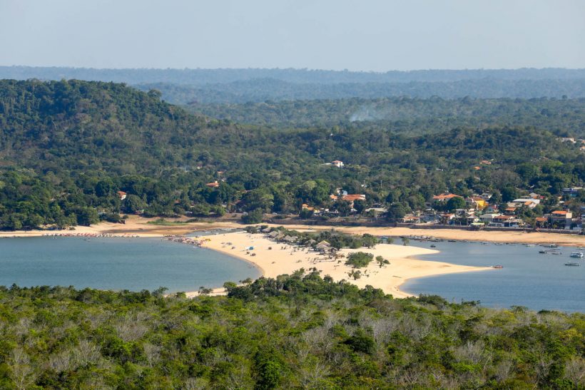 Ilha do Amor vista do alto do Morro da Piraoca