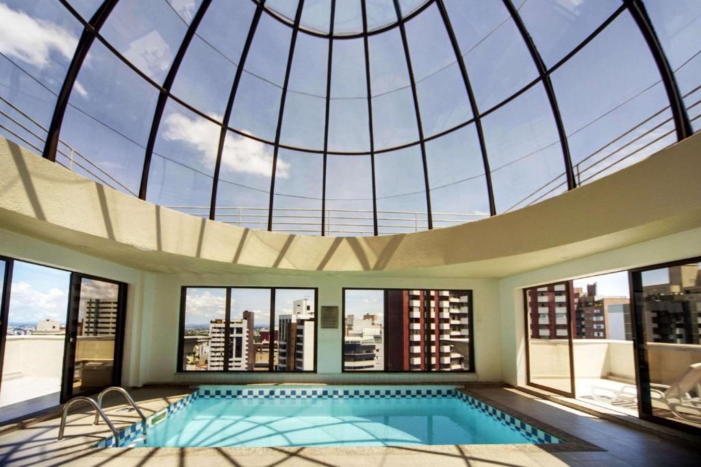 Piscina Radisson - Curitiba - Booking