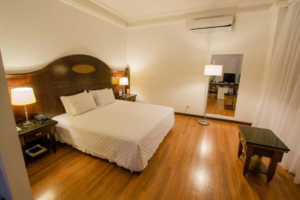 Quarto Johnscher - Curitiba - Booking