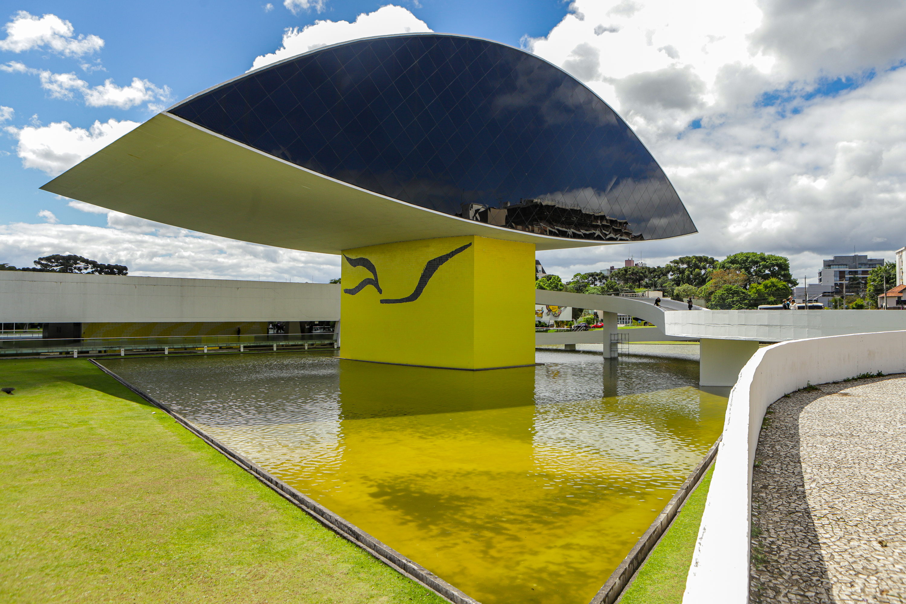 Museu Oscar Niemeyer - Foto: Roberto Dziura Jr.