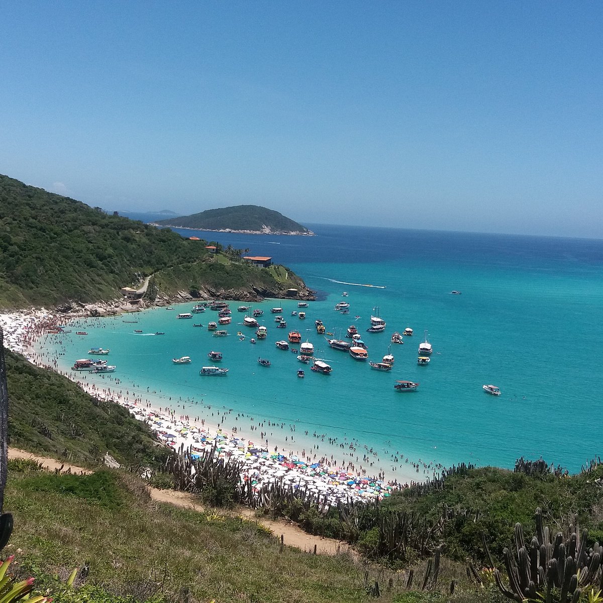 Praia do Pontal do Atalaia - O Globo