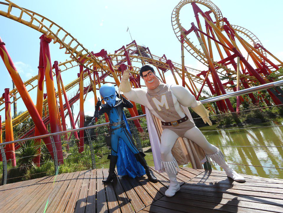 Foto com Megamente e Metro Man - Beto Carrero World