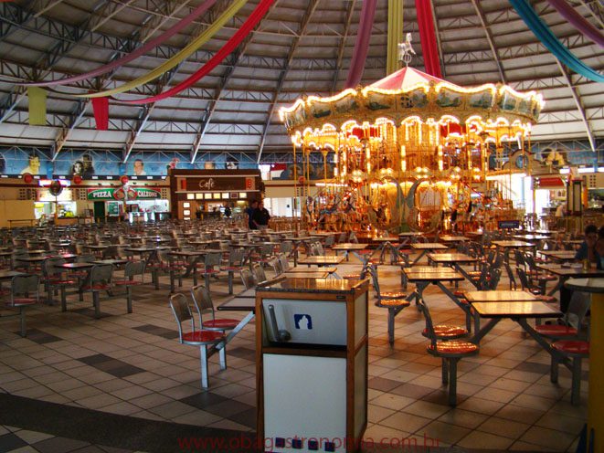 Praça de Alimentação - Parque Beto Carrero - Oba Gastronomia