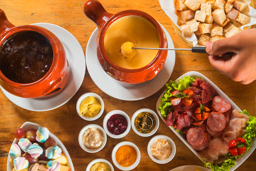 Rodízio de Fondue em Campos do Jordão - santacollina.com.br