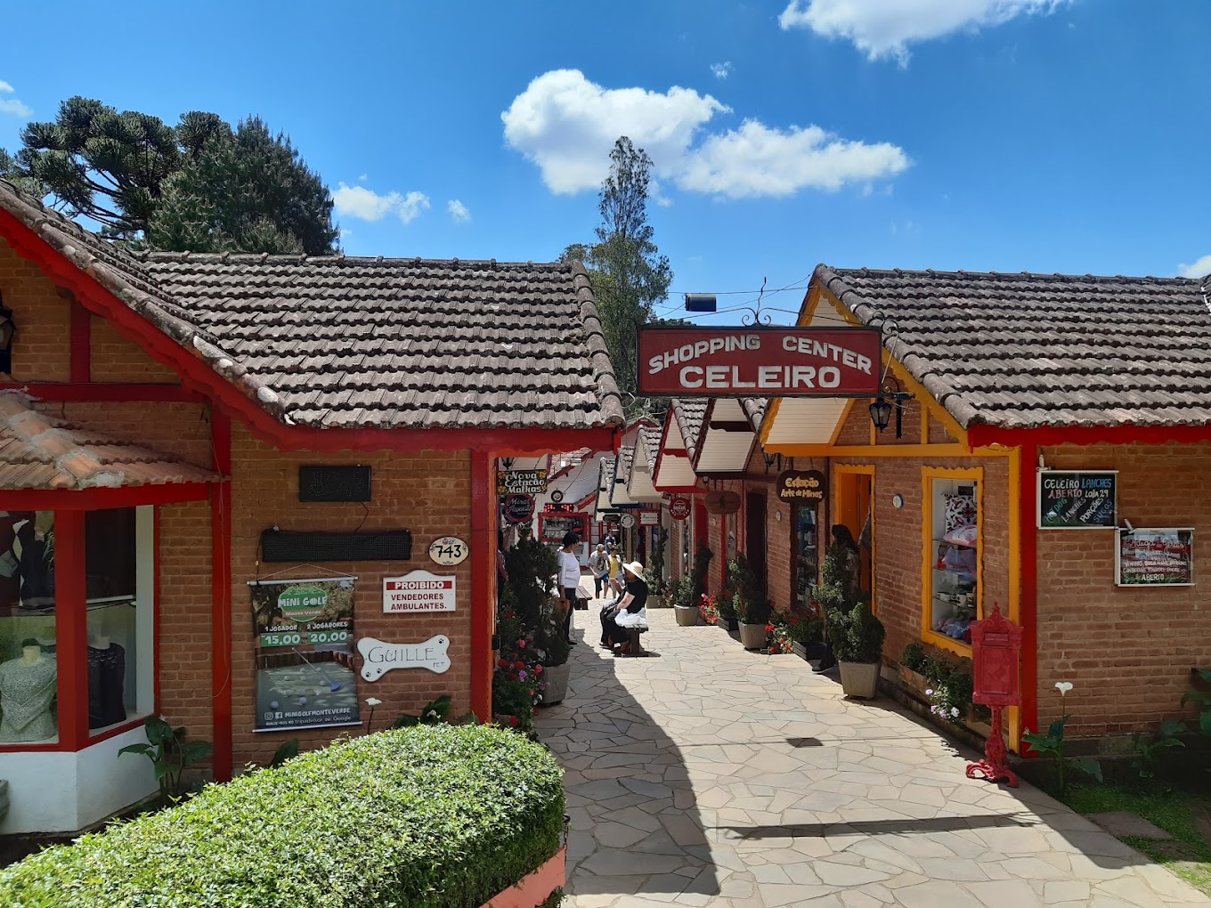 Shopping Center Celeiro em Monte Verde