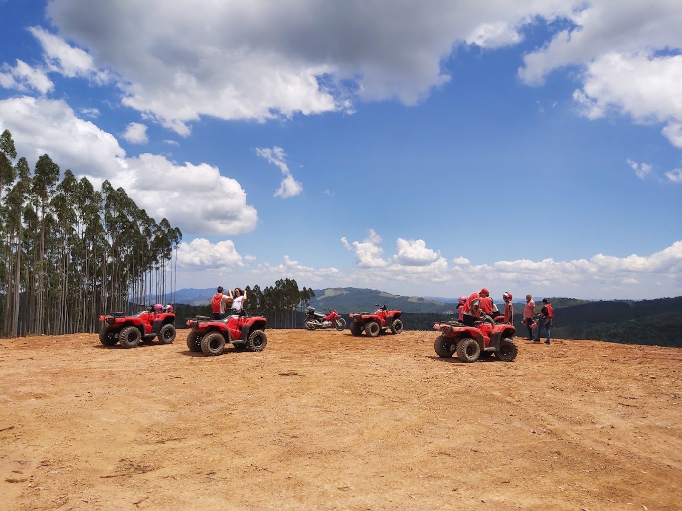 Passeio de Quadriciclo com crianças em Monte Verde