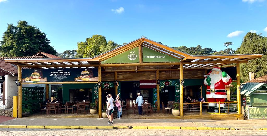 Fachada da Estação Oschin em Monte Verde