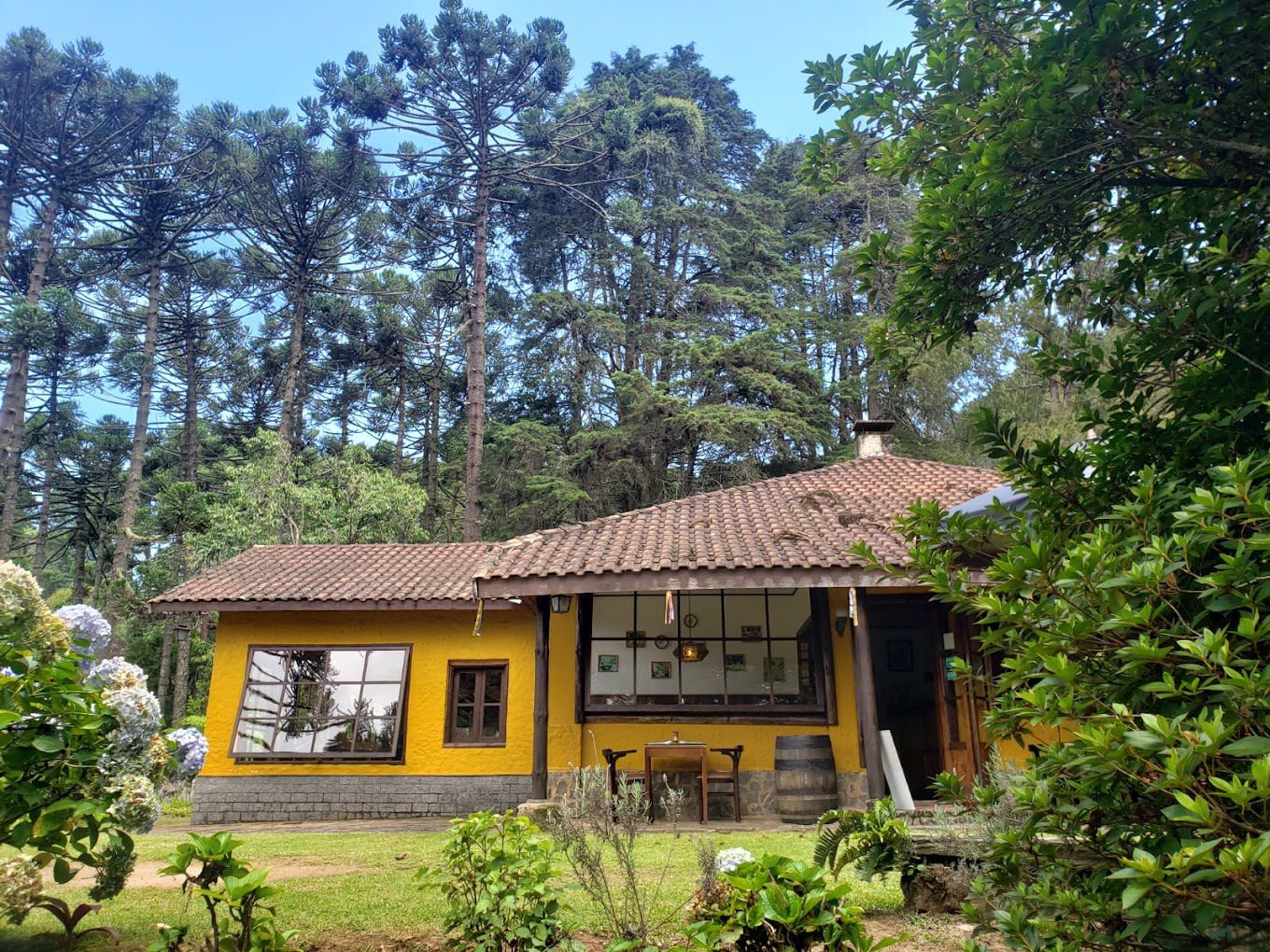 Fachada do Rasselbock em Monte Verde