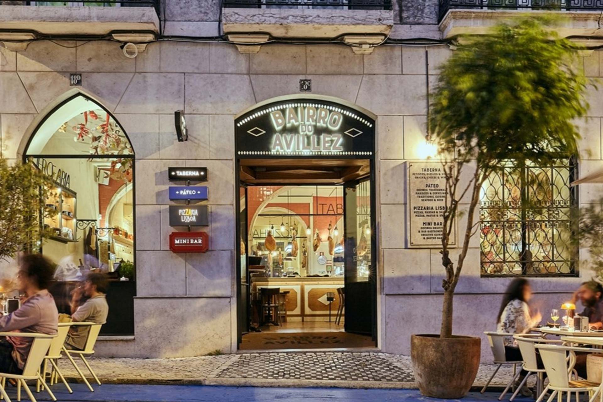 Fachada do restaurante Bairro Avillez, em Lisboa, Portugal