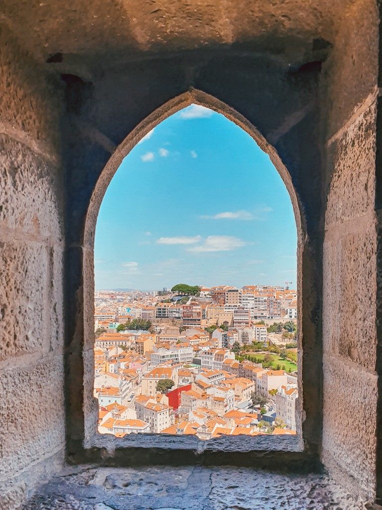 Janela do Castelo de São Jorge, Lisboa, Portugal