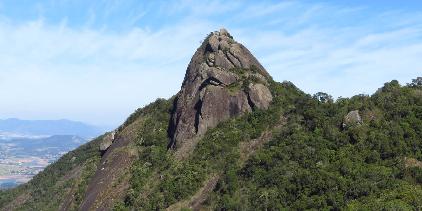 Pico do Lopo em Extrema MG - estacaofloresta.com