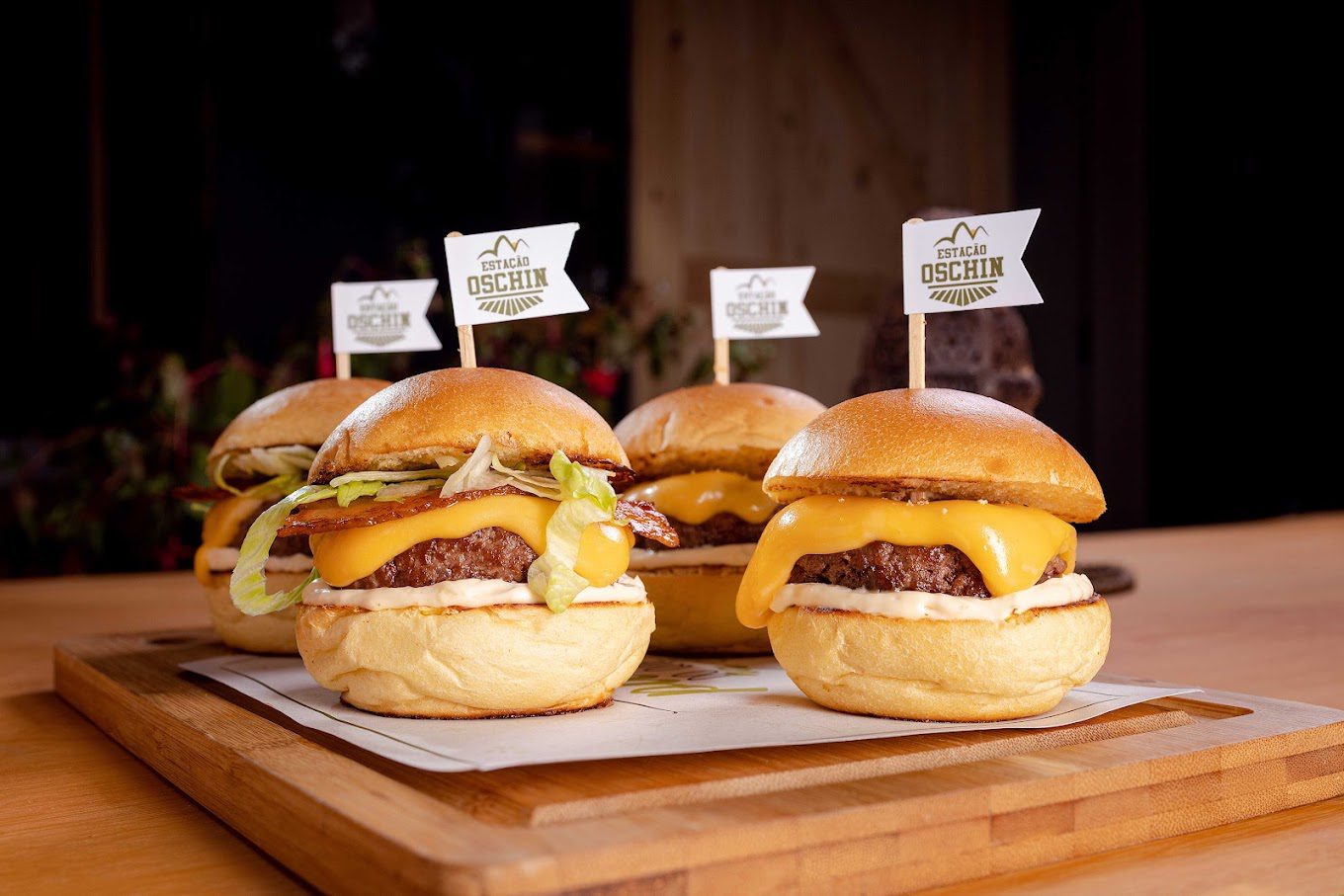 Mini Burguer na Estação Oschin em Monte Verde