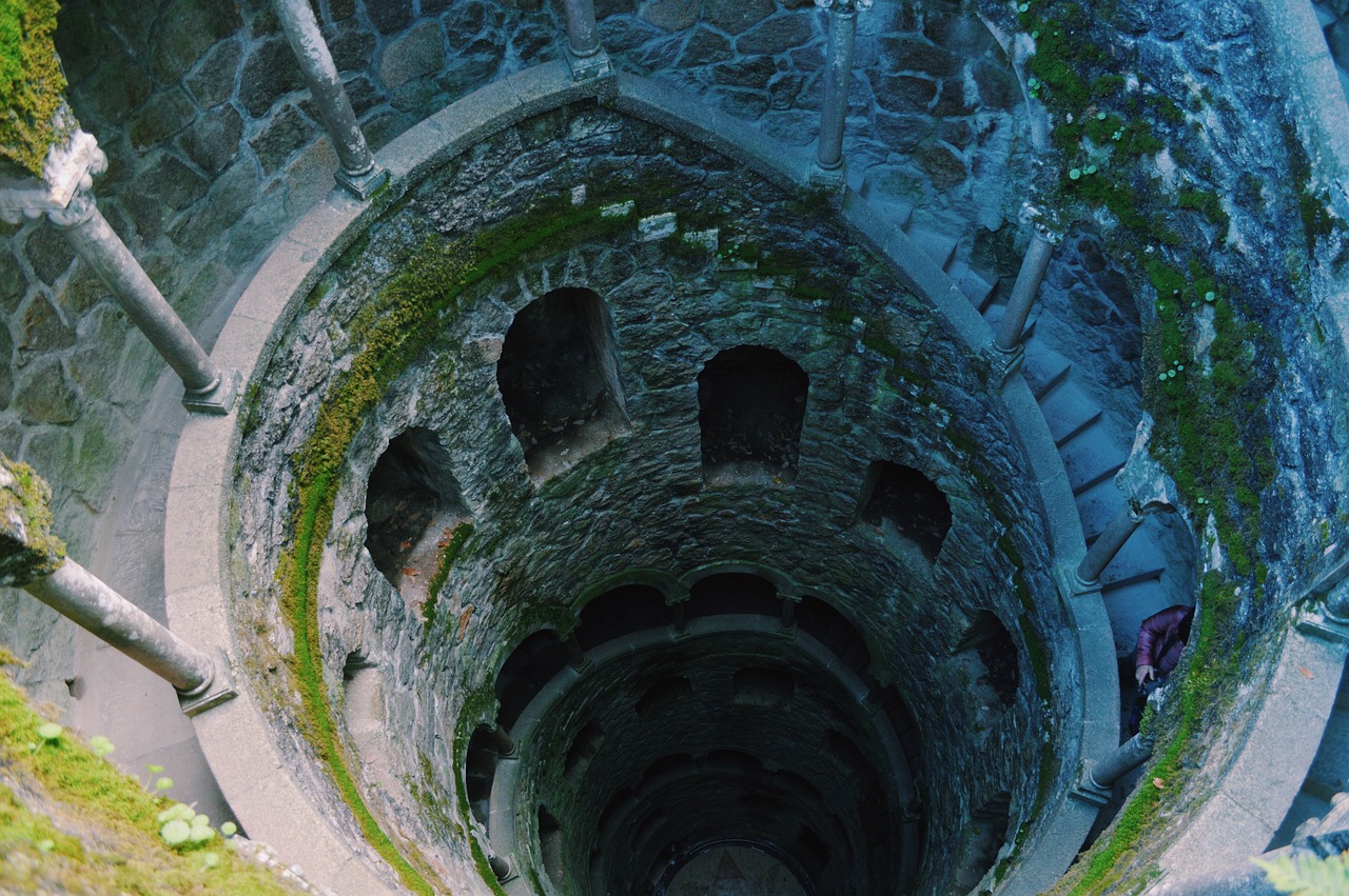 Poço Iniciático da Quinta da Regaleira, em Sintra, Portugal