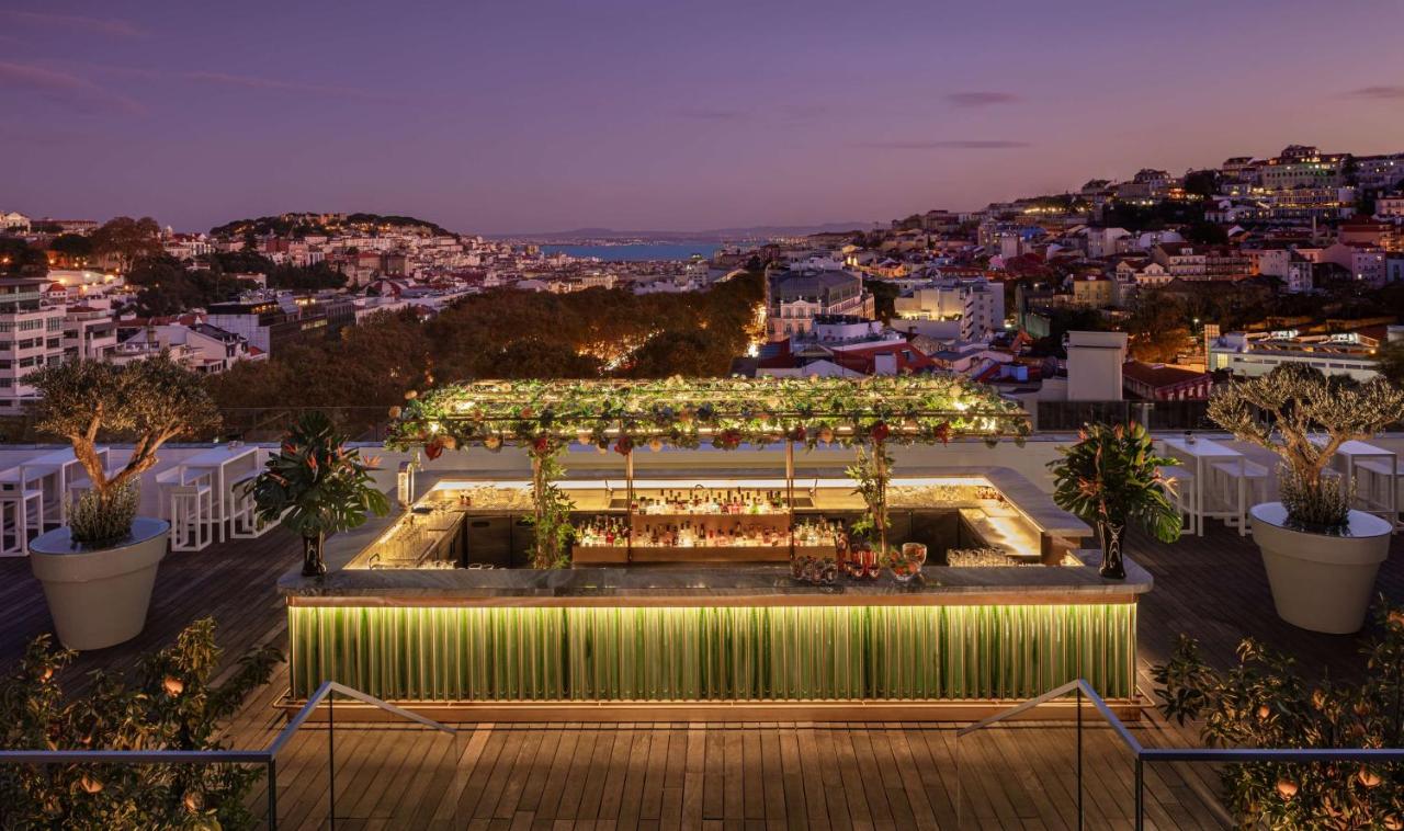 Bar no terraço e vista do Hotel Tivoli Avenida da Liberdade - Lisboa - Portugal