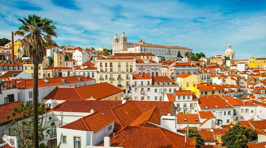 Vista do Miradouro Portas do Sol - Lisboa - Portugal 