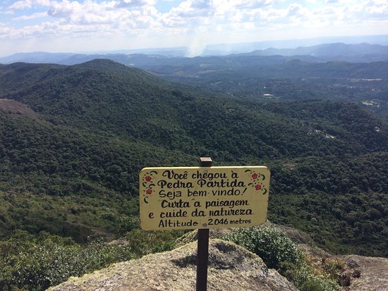 Vista da Pedra Partida em Monte Verde