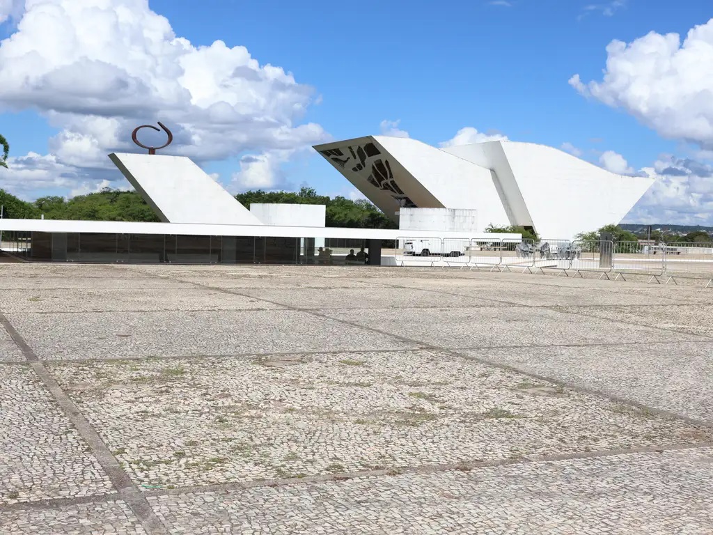 Casa de Chá e Panteão da Pátria- Praça dos Três Poderes