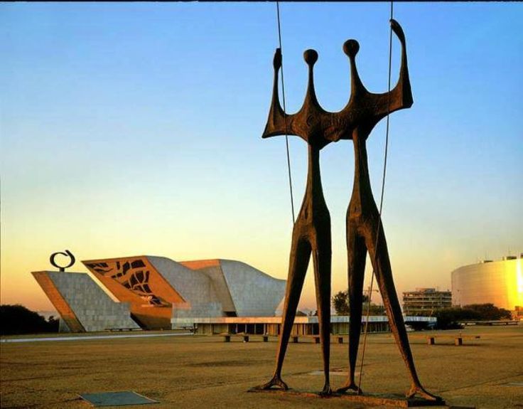 Dois Candangos e Panteão da Pátria, Praça dos Três Poderes, Brasília