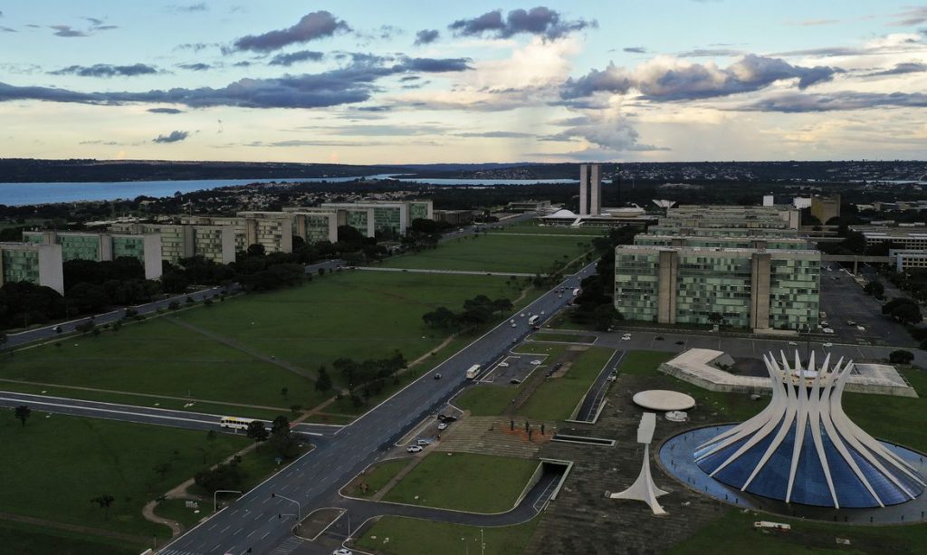 Catedral de Brasília e Esplanada dos Ministérios