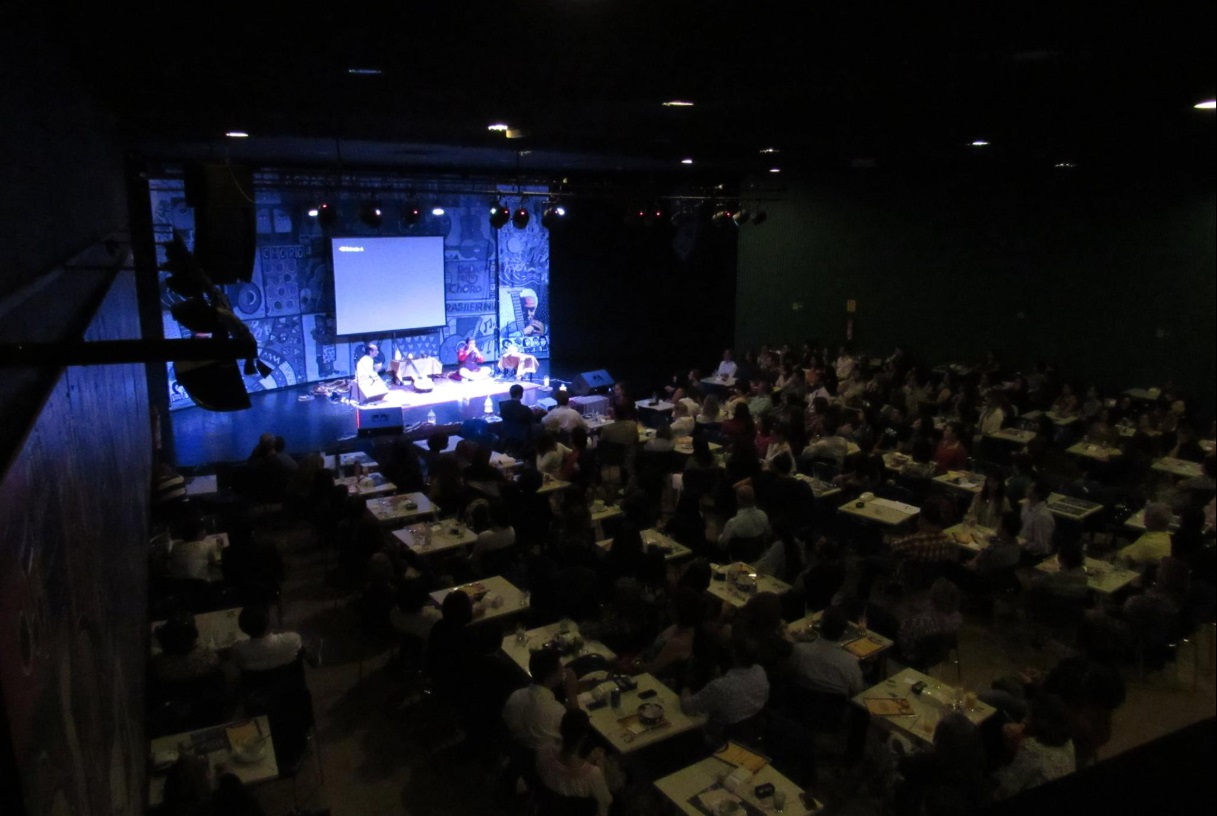 Clube do Choro, parte interna, mesas e palco