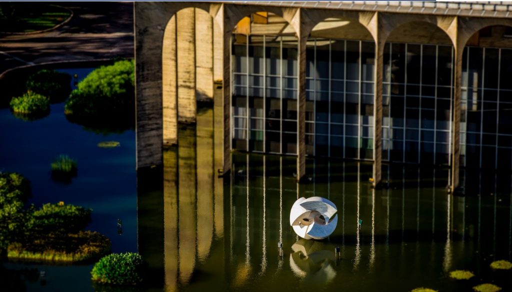 Palácio do Itamaraty - Meteoro, espelho d´água