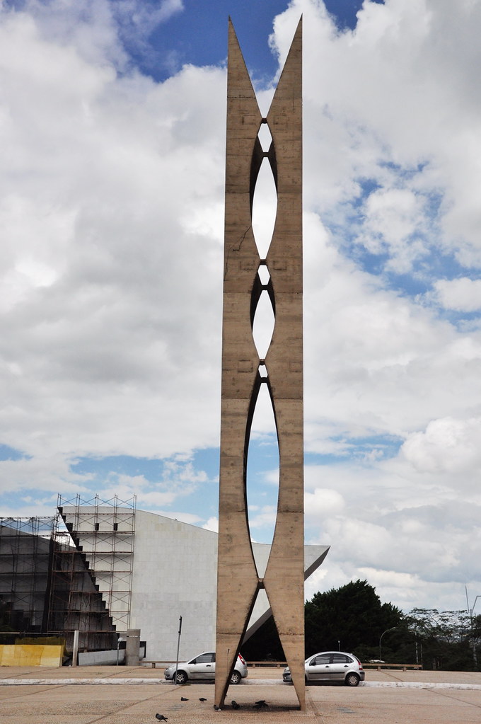 Pombal, Praça dos Três Poderes, Brasília