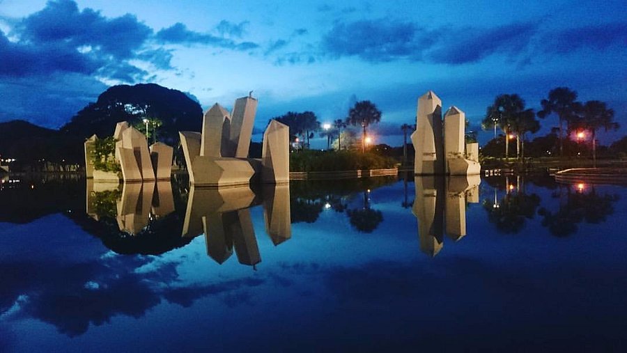 Praça dos Cristais a noite