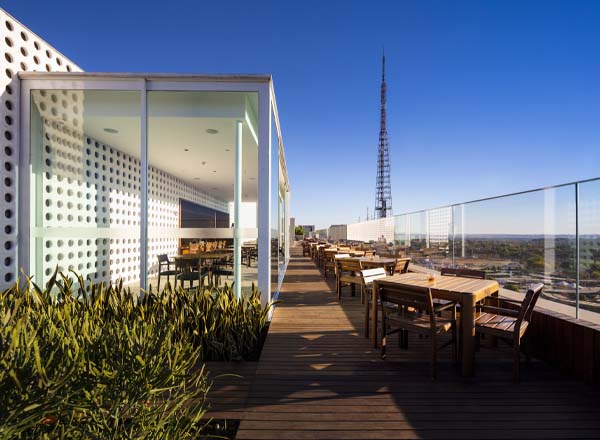 Rooftop Bar 16 - vista para Torre de TV, Brasília