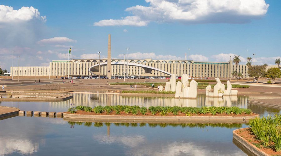 Praça dos Cristais, QG do Exército, Concha Acústica e Obelisco, Brasília