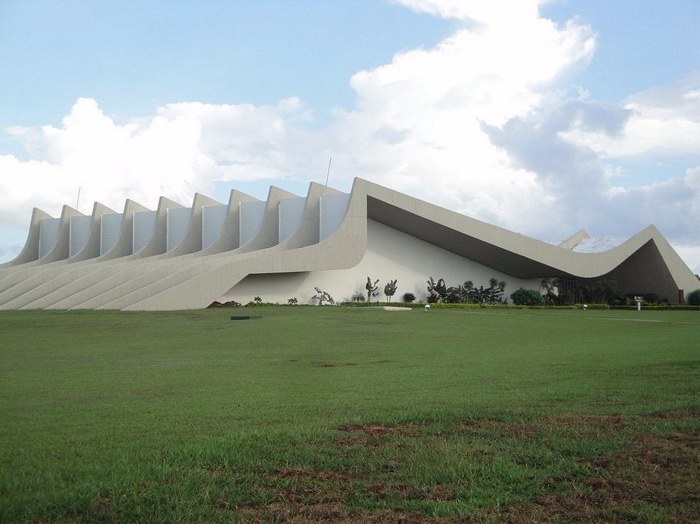 Fachada do Teatro Pedro Calmon