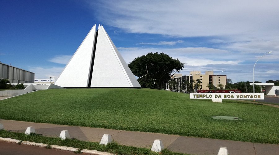 Templo da Boa Vontade -Fachada e placa