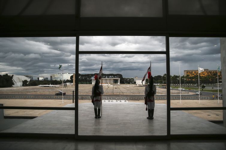 Vista do Palácio do Planalto para a Praça dos Três Poderes - Dragões da Independência