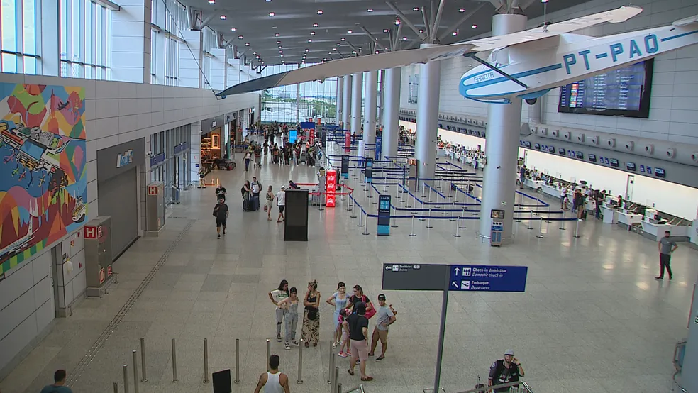 Vista interna do Aeroporto de Porto Alegre, Rio Grande do Sul - Foto: G1