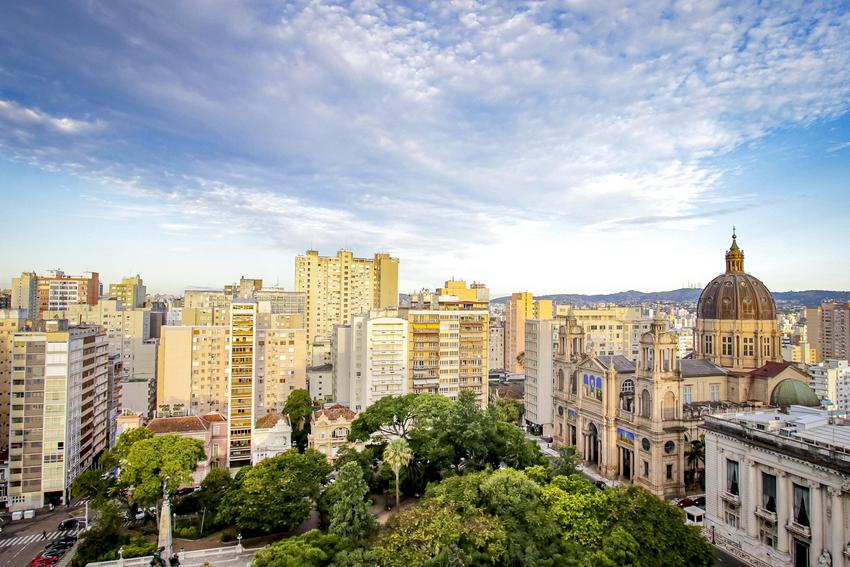 Vista aérea da Catedral e Praça Matriz, Porto Alegre