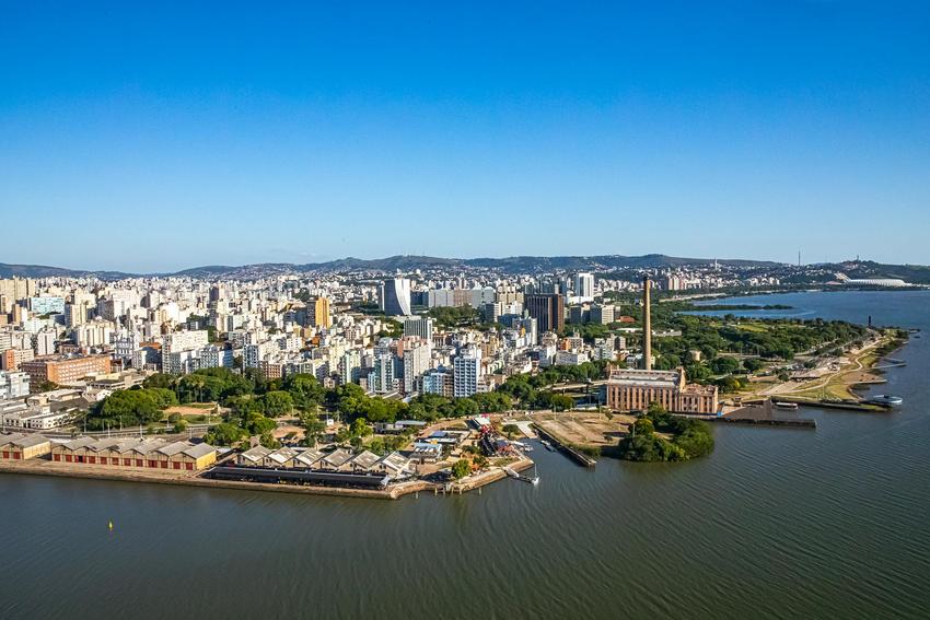 Vista aérea do dde Porto Alegre, a partir do Guaíba