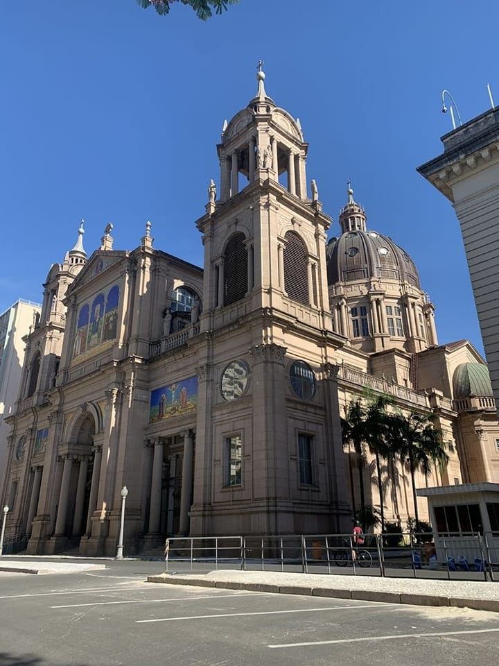 Fachada da Catedral Metropolitana de Porto Alegre