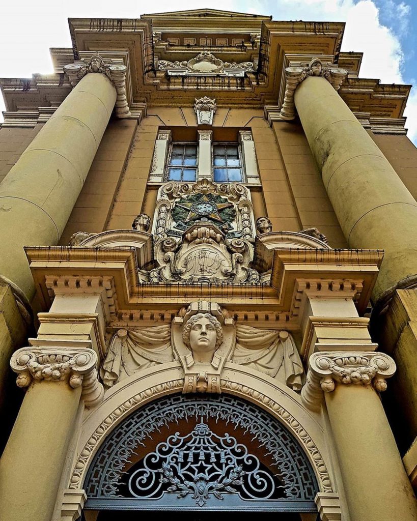 Detalhe da fachada do Museu de Arte do Rio Grande do Sul, Porto Alegre