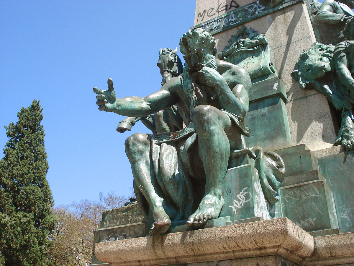 Júlio Castilhos no monumento na Praça Matriz, Porto Alegre