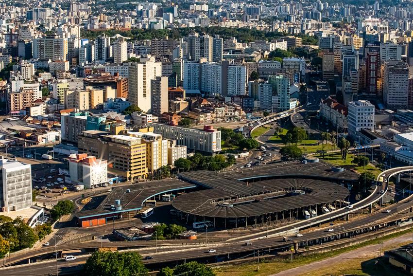 Vista aérea da Rodoviária de Porto Alegre e prédios