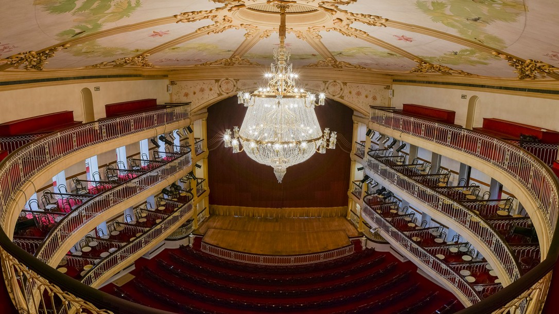 Palco italiano e lustre do Theatro São Pedro, Porto Alegre