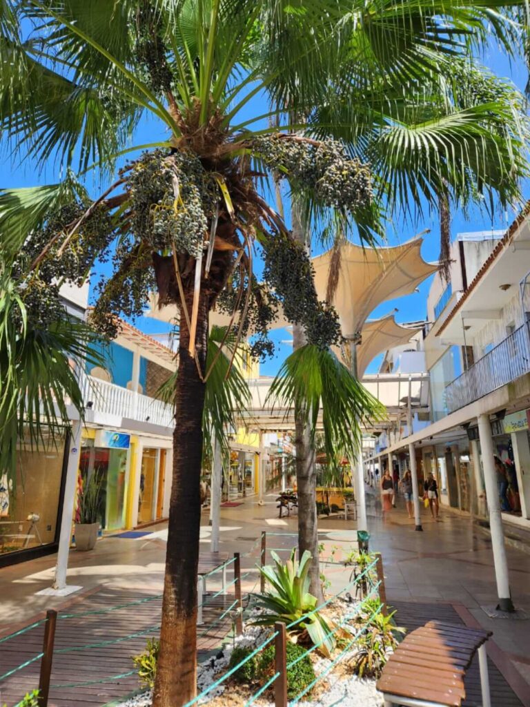 Rua dos Biquínis - Cabo Frio