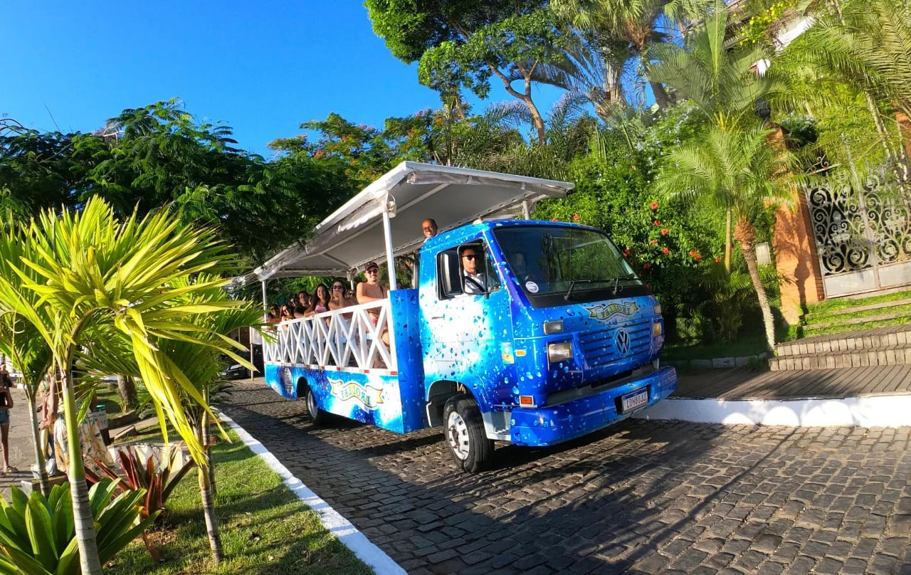 Passeio de Trolley - Búzios